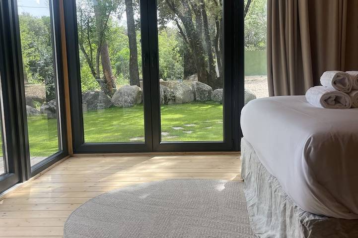 Chalet pour 2 personnes, avec piscine en Corse-du-Sud