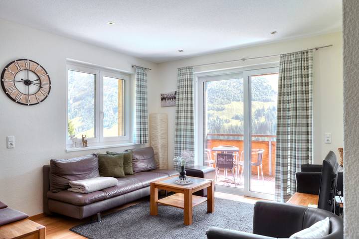Ferienwohnung für 5 Personen, mit Balkon und Terrasse in Damüls - 2