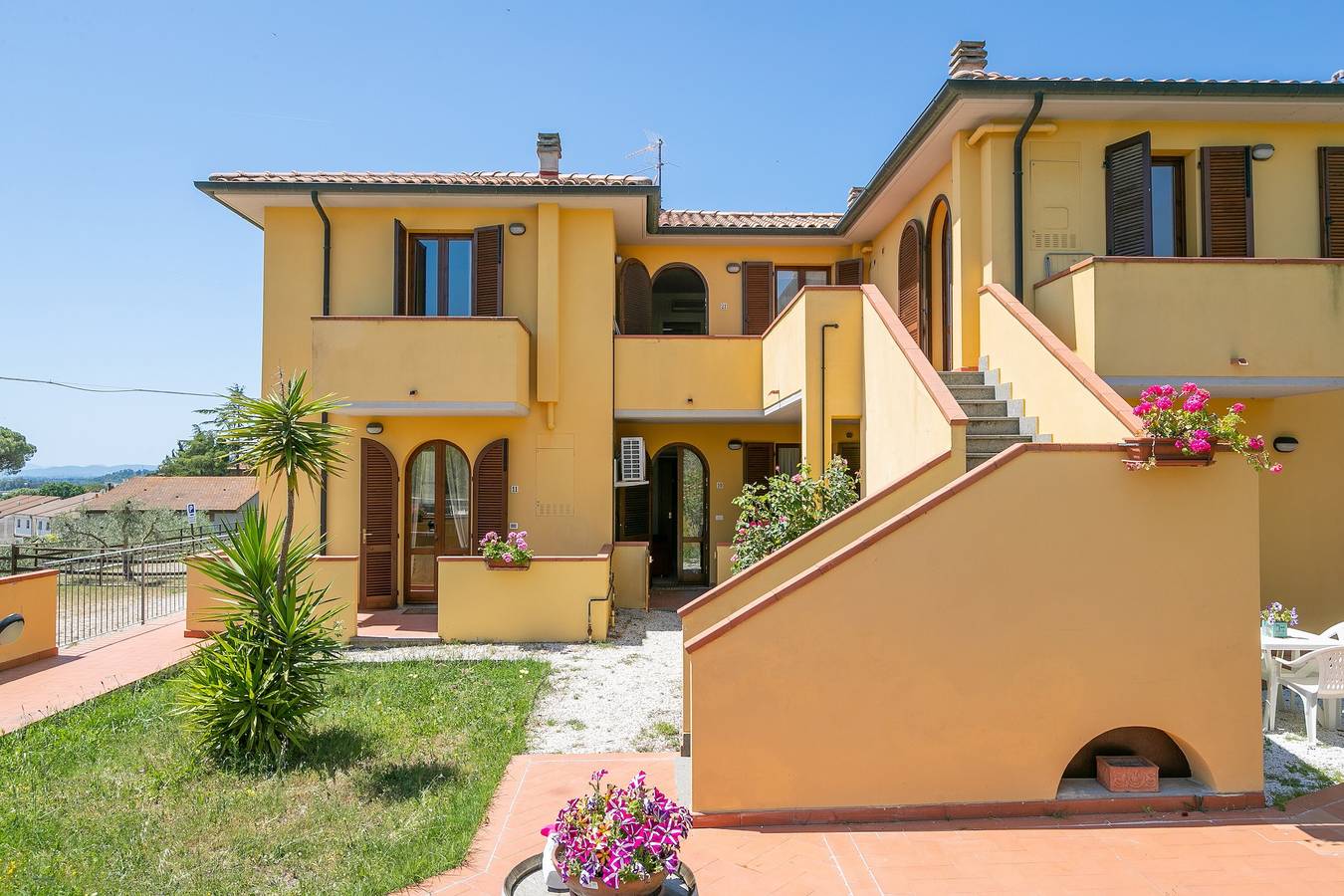 Appartamento intero, Appartamento 'Trilocale Leccino' con terrazza, piscina condivisa e Wi-Fi in Suvereto, Costa degli Etruschi