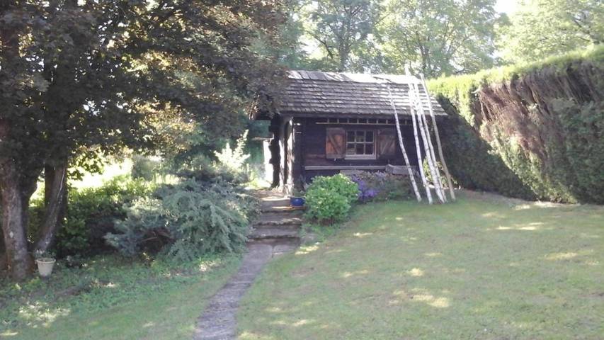 Location de vacances pour 2 personnes, avec vue ainsi que terrasse et jardin à Ugine - 4