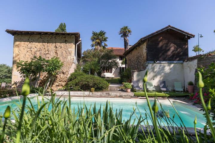 Chambre d’hôte pour 4 personnes, avec Terrasse ainsi que Jardin et Piscine dans les Landes
