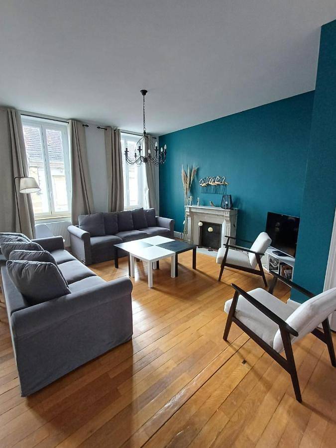 Location de vacances pour 24 personnes, avec terrasse, adapté aux familles à Paray-le-Monial - 2