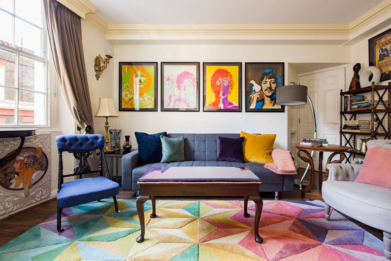 Entire vacation apartment, Mayfair 3-Bed 5-Guest Berkeley Square 1729 House in London, South East England