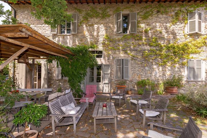 Cottage 'Casale Per 4 Persone' con piscina condivisa, Wi-Fi e aria condizionata in Montecatini Val di Cecina, Costa degli Etruschi