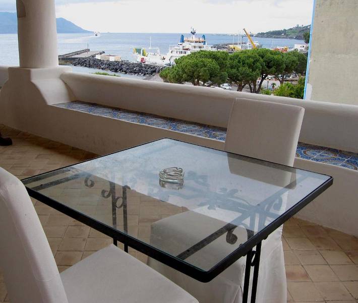 Hôtel pour 2 personnes, avec terrasse, animaux acceptés à Santa Marina Salina - 3