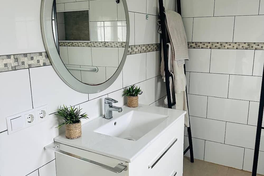 Modern villa with private garden and pool. Ideal for families or small groups. in Port de Pollença, Pollença