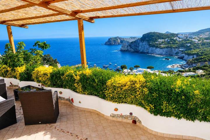 Gîte pour 4 personnes, avec Terrasse et Vue à Ponza - 3