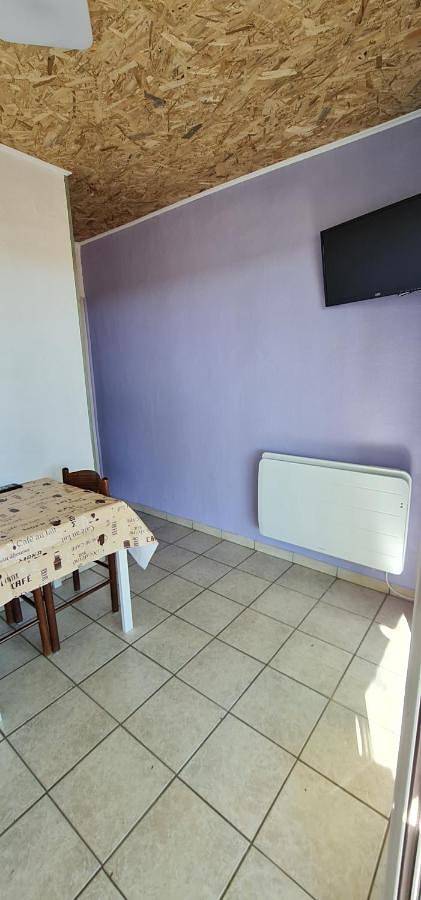 Studio 2 Personnes avec piscine in Jonquières, Vaucluse