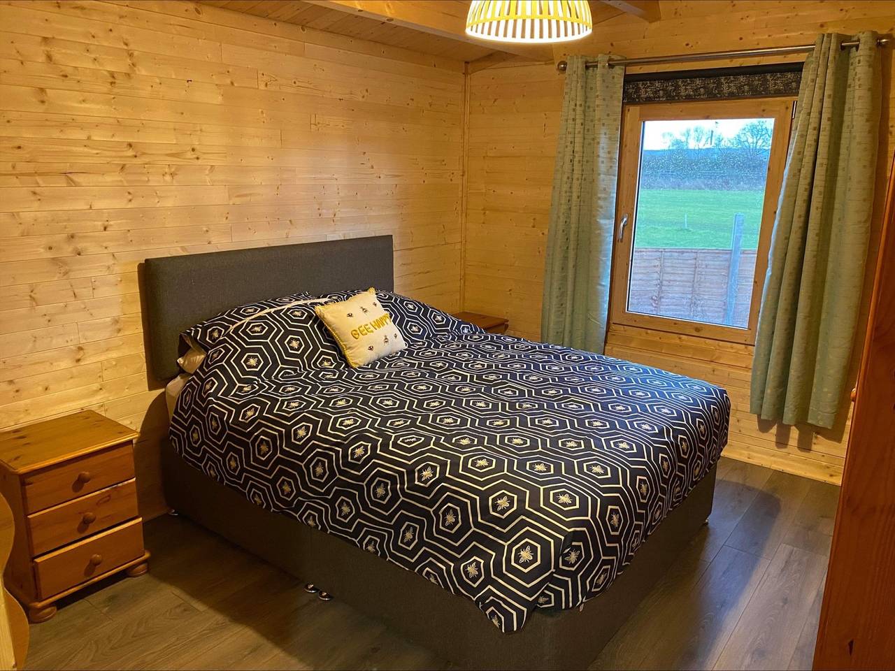 Inviting 2-Bedroom Cabin in Ashton Under Hill in Ashton under Hill, Worcestershire