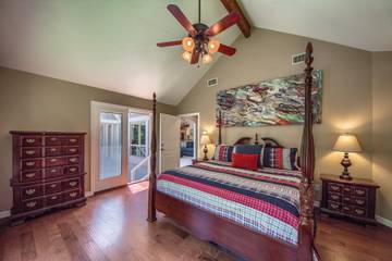 Vacation Rental for 10 Guests in Comal County, Picture 3