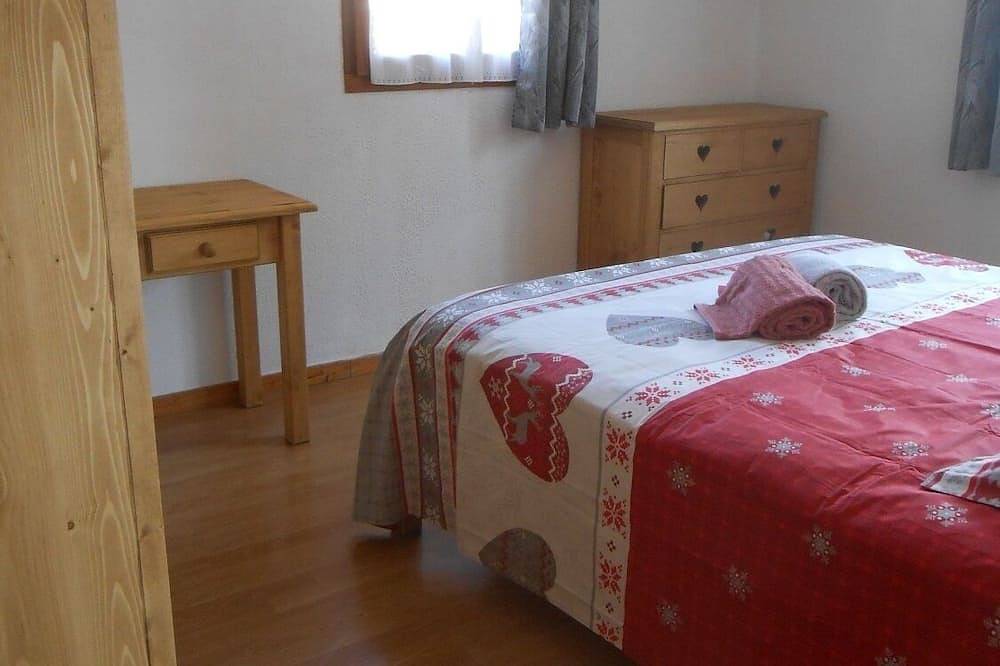 Entire apartment, Mountain, T2 close to beach and shops. in Savines-le-Lac, Écrins National Park