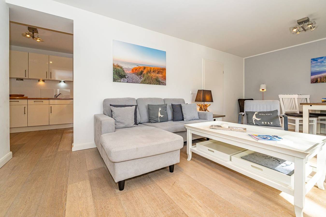 Ganze Wohnung, Ebenerdige 3-Zimmer-Ferienwohnung mit Terrasse. Stadt- und strandnah. in Westerland, Sylt (Gemeinde)