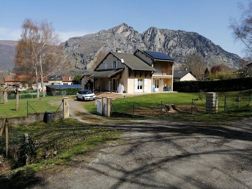 À la Joie de Vivre - Chambre Cœur Parentale in Banat, Tarascon-sur-Ariège