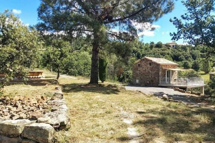 Location de vacances pour 4 personnes, avec piscine et jacuzzi à Sanilhac