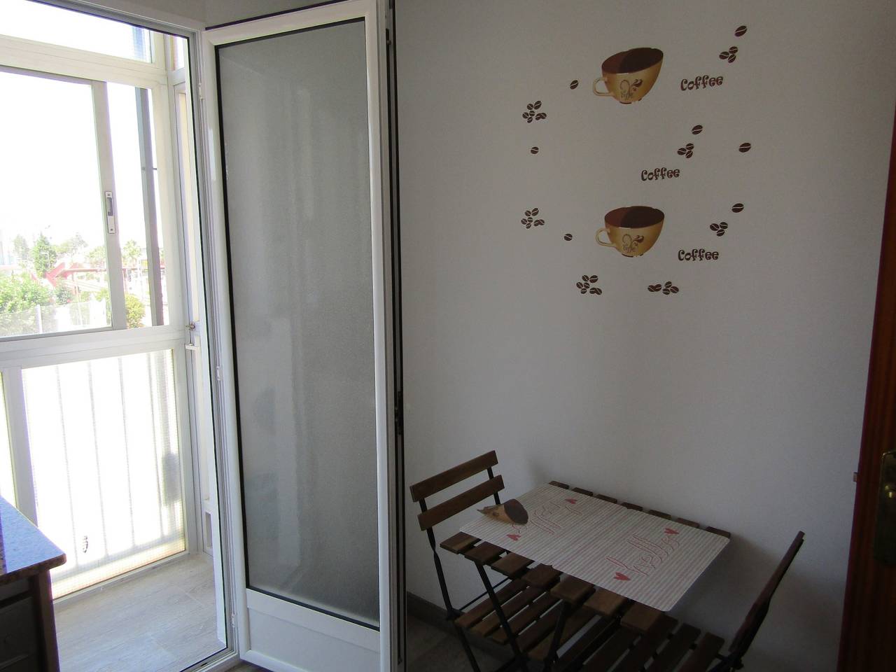 Apartamento entero, Casa Vacacional a 5 Minutos del Centro de Valencia con Balcón, Wi-Fi y Aire Acondicionado in Benetúser, Costa de Valencia