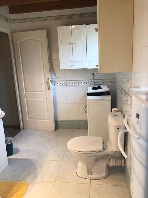 Location de vacances pour 6 personnes, avec vue sur le lac ainsi que jardin et vue à Madiran - 4