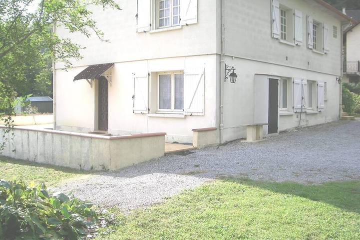 Appartement de vacances pour 4 personnes, avec Terrasse et Jardin à Gan