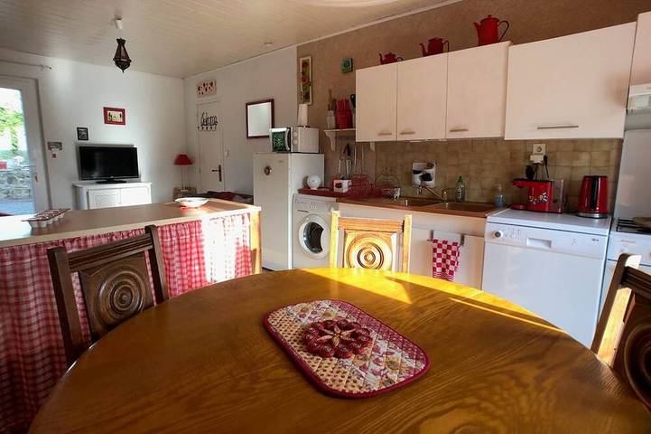 Gîte pour 4 personnes à Saint-Laurent-de-Terregatte - 2