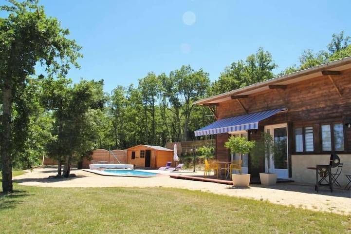 Villa pour 3 personnes, avec piscine, animaux acceptés dans le Lot