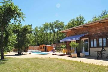 Gîte pour 3 personnes, avec piscine, animaux acceptés à Loupiac (Lot)