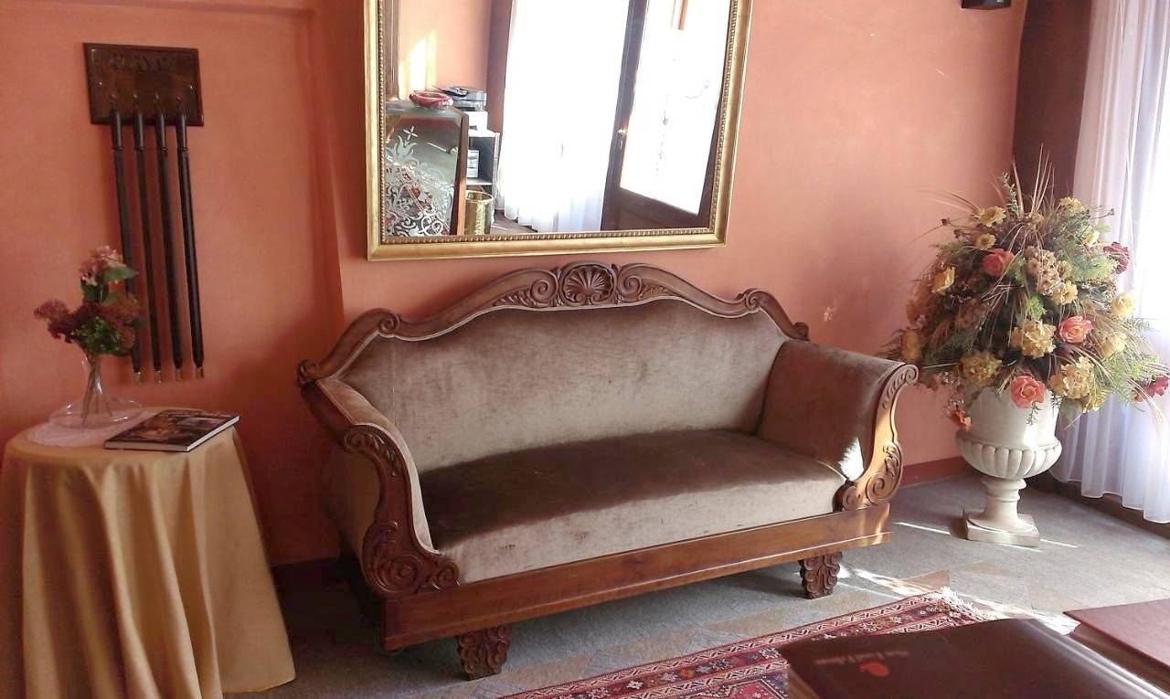 Hotel Palazzo Di Mezzo in Carrù, Province de Coni