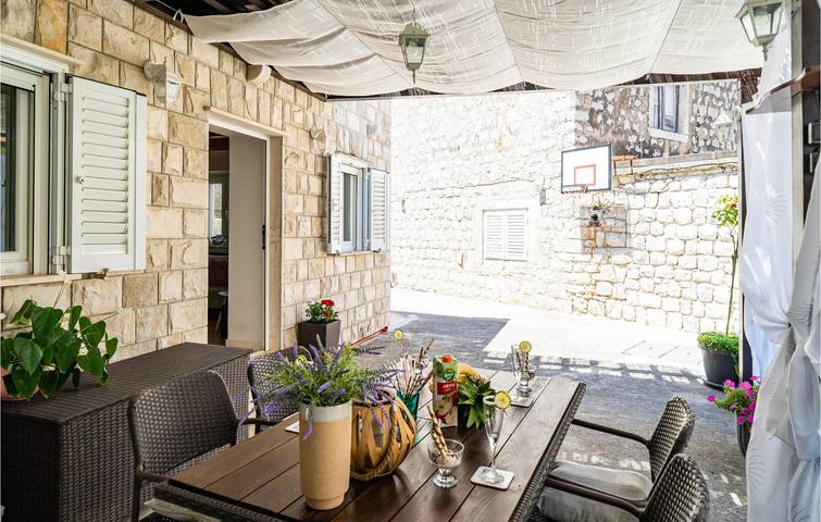 Ferienhaus für 3 Personen, mit Terrasse in Grad Dubrovnik - 2
