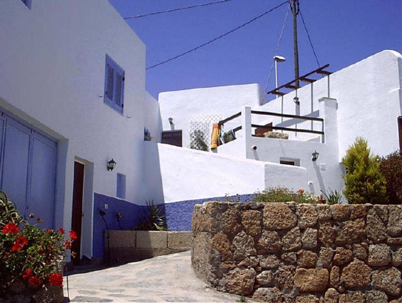 Two-Bedroom Cottage with Shared Terrace in La Zarza (Canary Islands), Fasnia