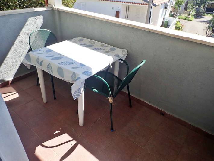 Ganze Ferienwohnung, Ferienwohnung mit Klimaanlage und Balkon in Starigrad Paklenica, Starigrad