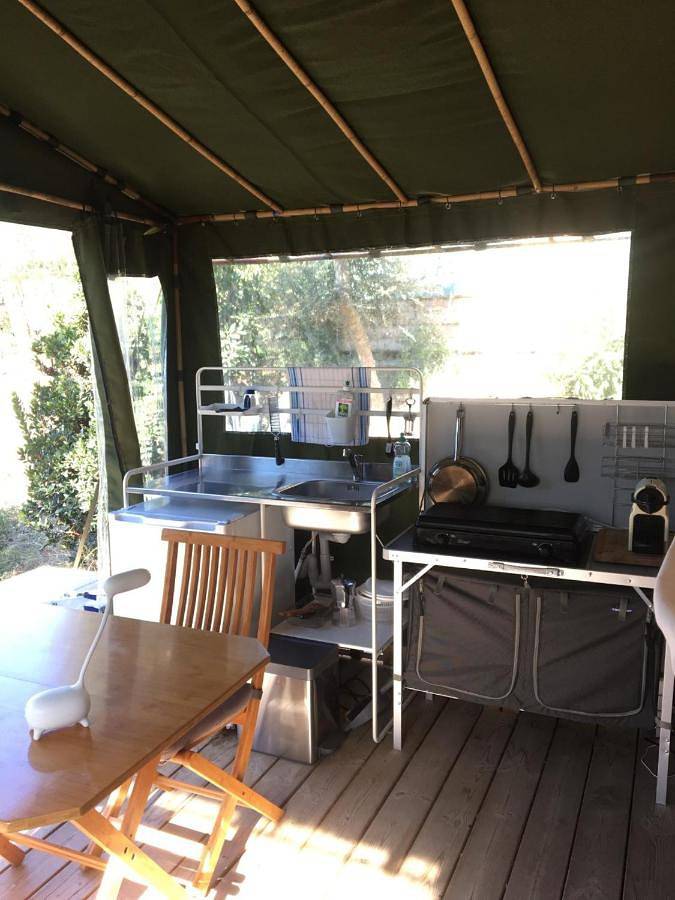 Gîte pour 2 personnes, avec jardin ainsi que vue et terrasse dans Île du Levant - 2