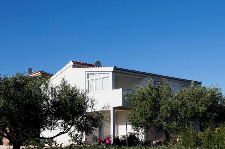 Apartament wakacyjny dla 3 osób, z taras, zwierzęta dozwolone w Okrug Donji
