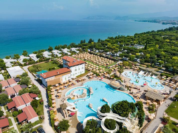 Bungalow für 4 Personen, mit Whirlpool und Garten sowie Pool am Gardasee