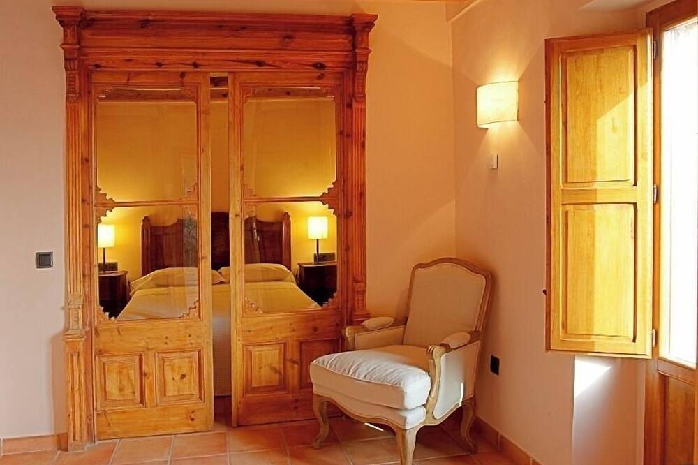 Eine absolut beeindruckende Ferienhaus in ausgezeichneter Umgebung in Ponts, Noguera