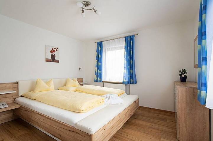 Doppelzimmer Basic - Hotel Restaurant Stefanihof in Fuschl am See, Bezirk Salzburg-Umgebung