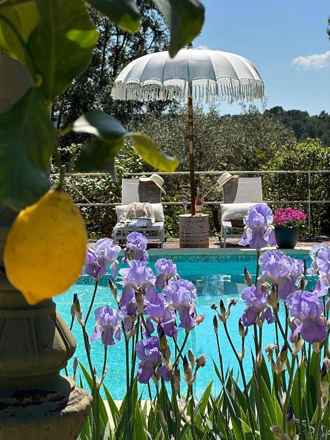 Chambre d’hôte pour 2 personnes, avec Terrasse et Jardin ainsi que Piscine et Vue