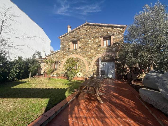 Casa rural para 2 personas, con Jardín y Vistas en Serradilla
