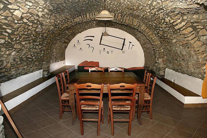 Location de vacances pour 11 personnes, avec Balcon et Terrasse ainsi que Jardin et Piscine à Pontremoli - 3