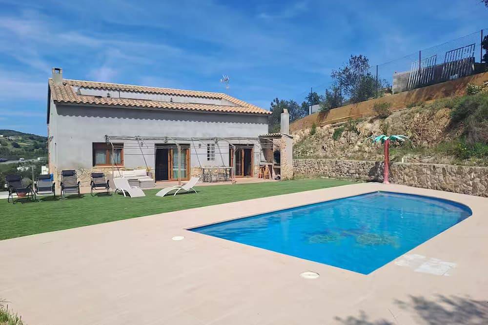 Villa Breda in Maçanet de la Selva, Costa Brava