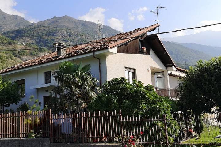 Gîte pour 6 personnes, avec balcon et jardin, animaux acceptés à Bussolin
