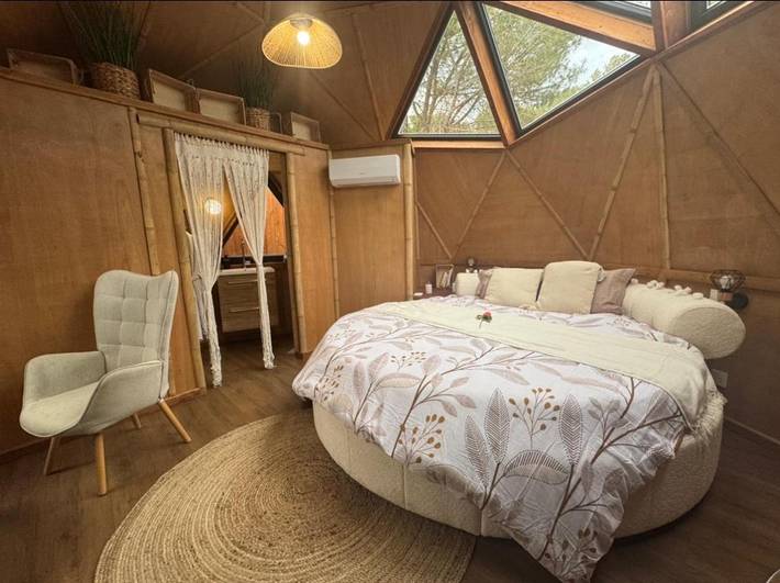 Location de vacances pour 2 personnes, avec piscine ainsi que terrasse et jacuzzi à Montady - 3