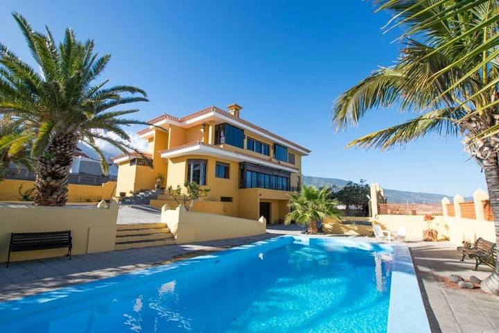 Casa rural para 12 personas, con Terraza además de Jardín y Piscina en Güímar
