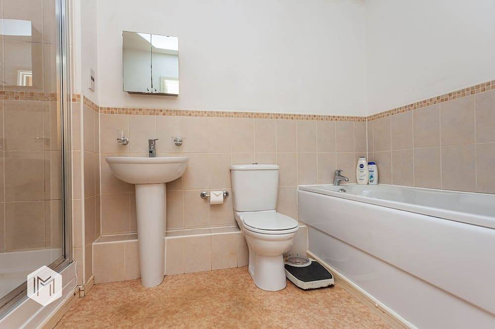 Entire apartment, Charming Apartment with River Views in Bolton, Greater Manchester