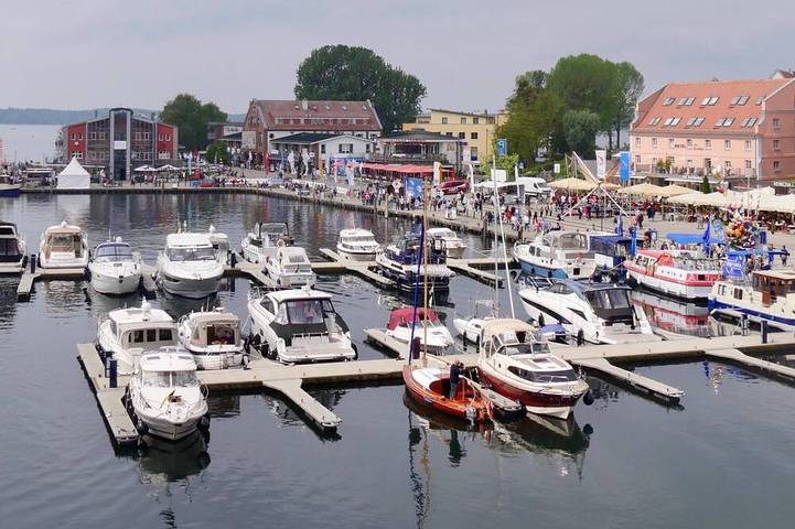 Bauernhof für 6 Personen, mit Terrasse, mit Haustier in Waren (Müritz)