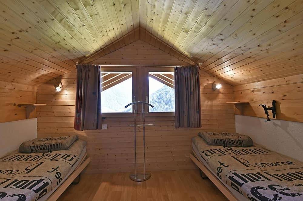 Appartamento intero, 4 pièces duplex très confortable pour 6 personnes : Living - cuisine avec congélateur, machine à caf in Grimentz, Anniviers