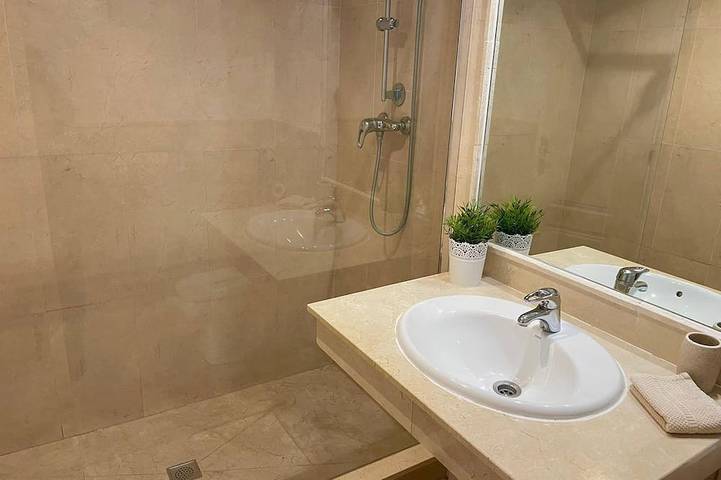 Entire apartment, El Manantial de Santa Maria, Elviria in Elviria, Marbella