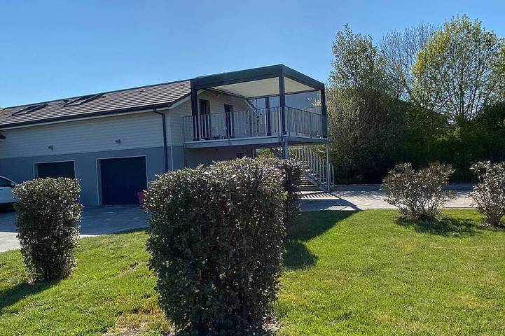 Gîte pour 4 personnes, avec piscine et terrasse à Montalzat