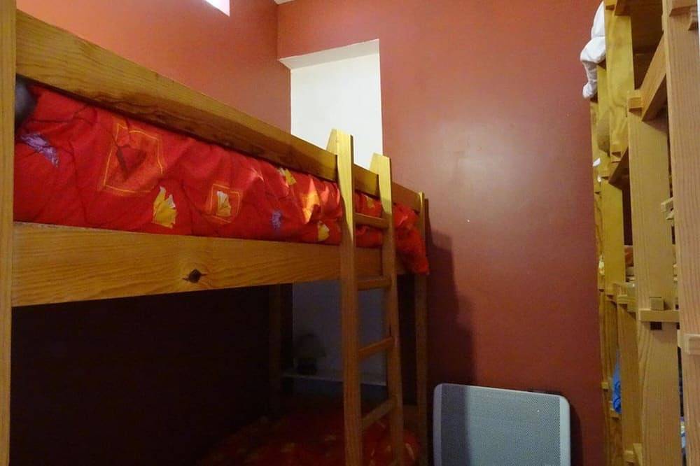 Appartement entier, Charmant Appartement 3 Pièces à Arette - 2 Chambres, Casiers à Skis, Parkings Gratuits in La Pierre Saint-Martin, Arette