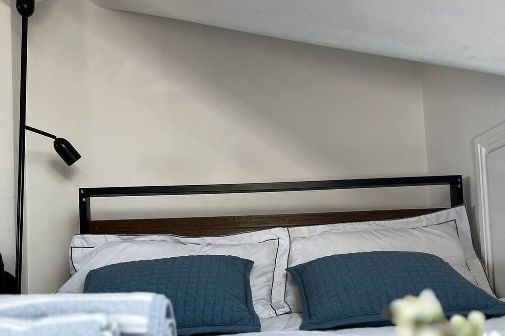 Double-Large-Salle de bain privée-Terrasse-Luxury - 6 in Ealing, Londres