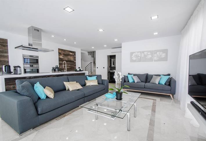170m² Penthouse with Sea View with Pool, Wi-Fi & Terrace in Benalmádena Costa, Benalmádena