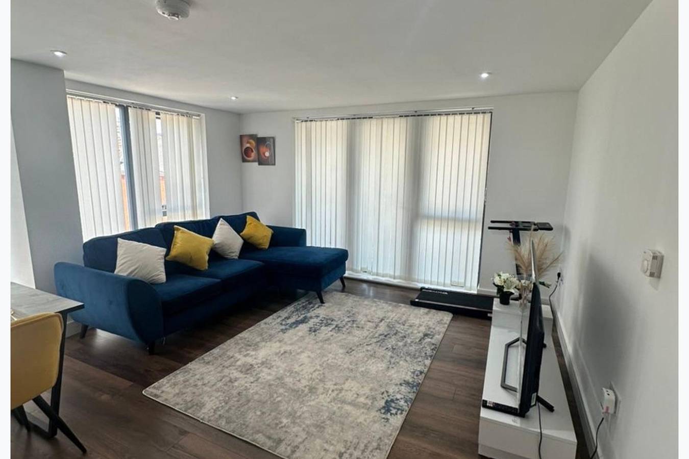 Entire holiday apartment, Joyden's Wood 2-Bed Apt, Sleeps 4 with Wifi in Dartford, Kent
