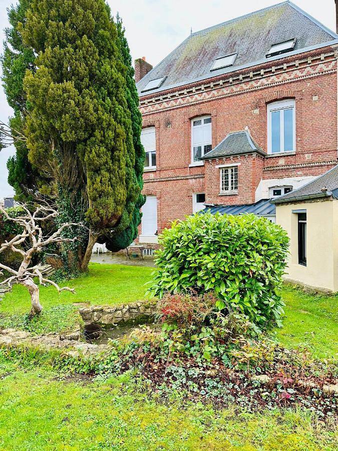 Appartement entier, One-Bedroom Apartment in Forges-les-Eaux, Région de Dieppe